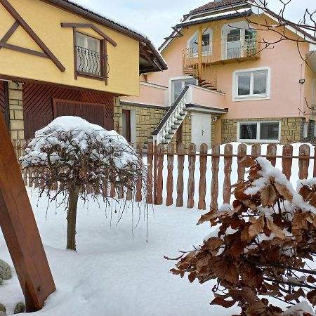 Apartman Elegant Villa Bešeňová Eksteriør bilde